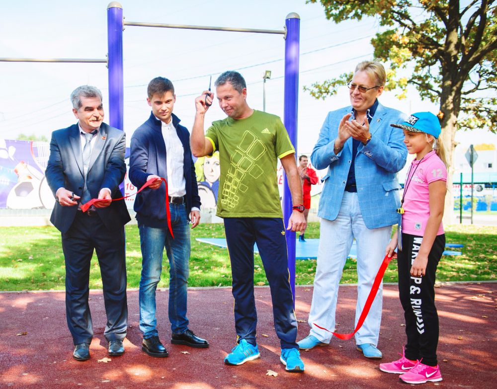 В ЖК «Альфа Центавра» торжественно открылась детская спортивная площадка
